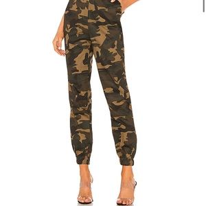 By the way elastic camo pants